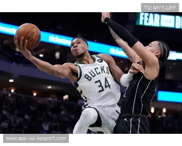 字母哥篮下强攻,雄鹿比赛中段完成逆转